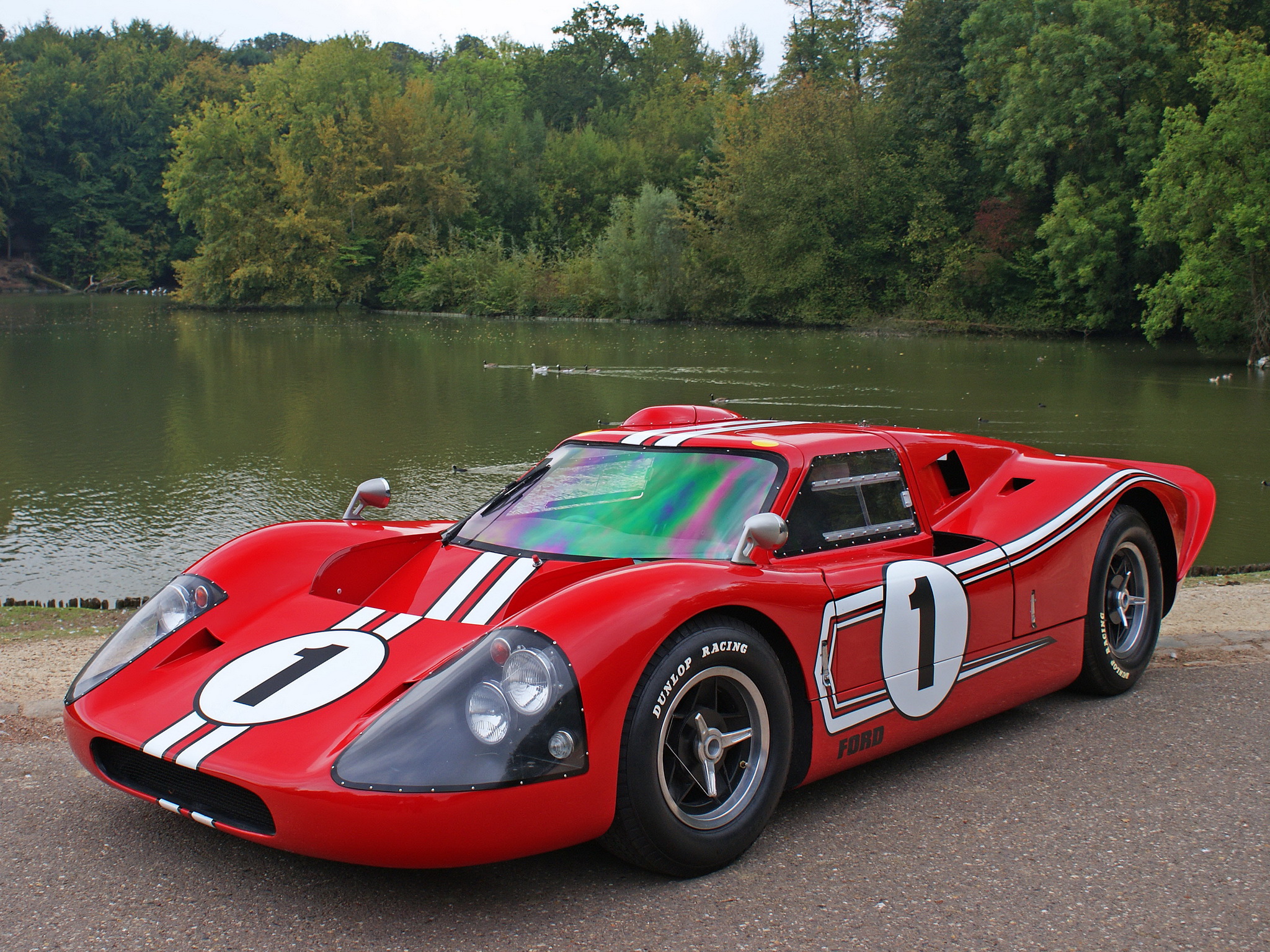 Ford GT40 1967 photo - 6