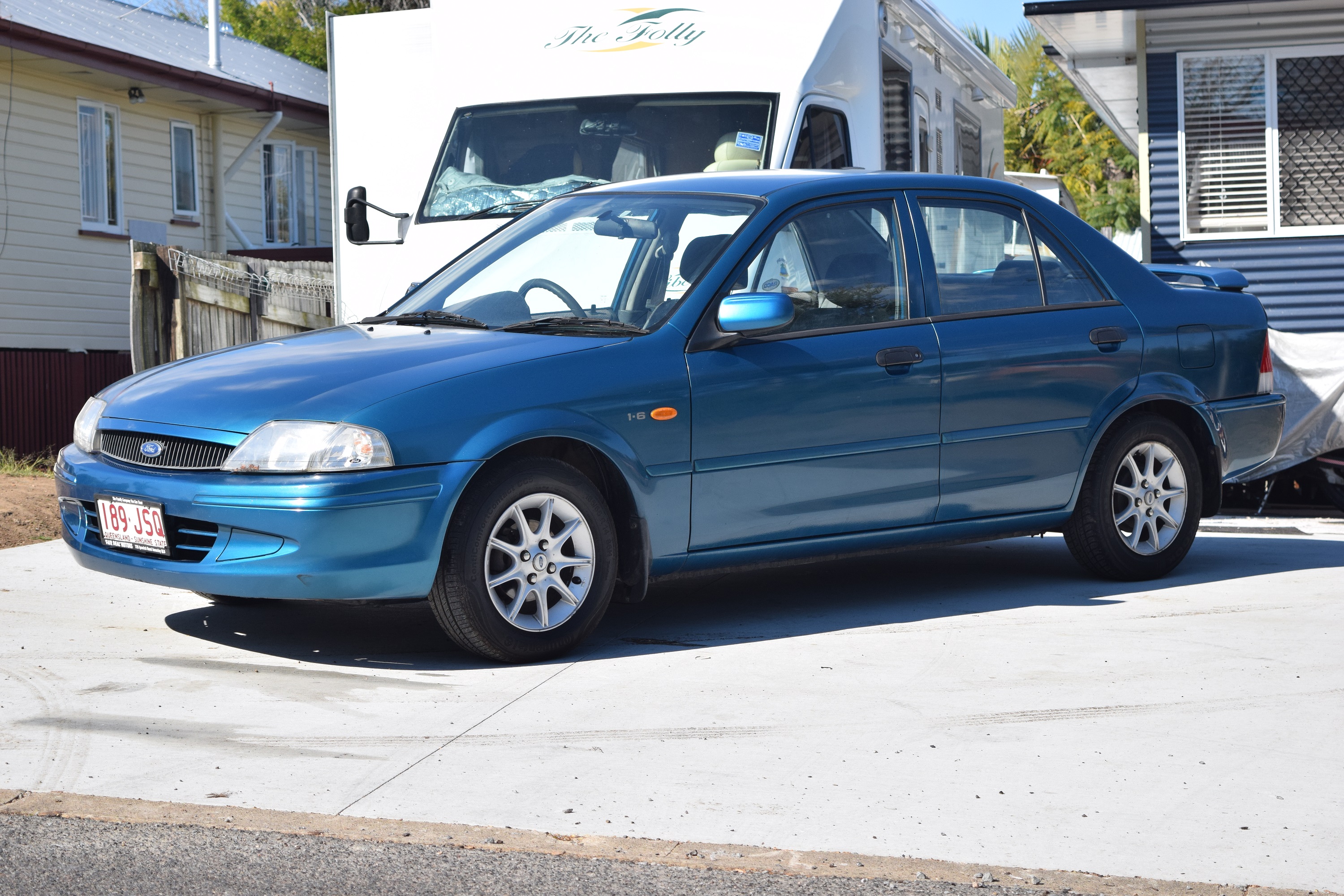 Ford Laser 2000 photo - 5
