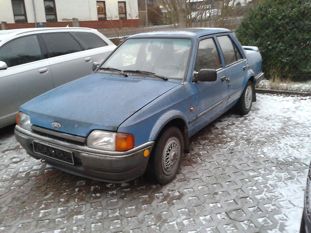 Ford Orion 1987 photo - 2