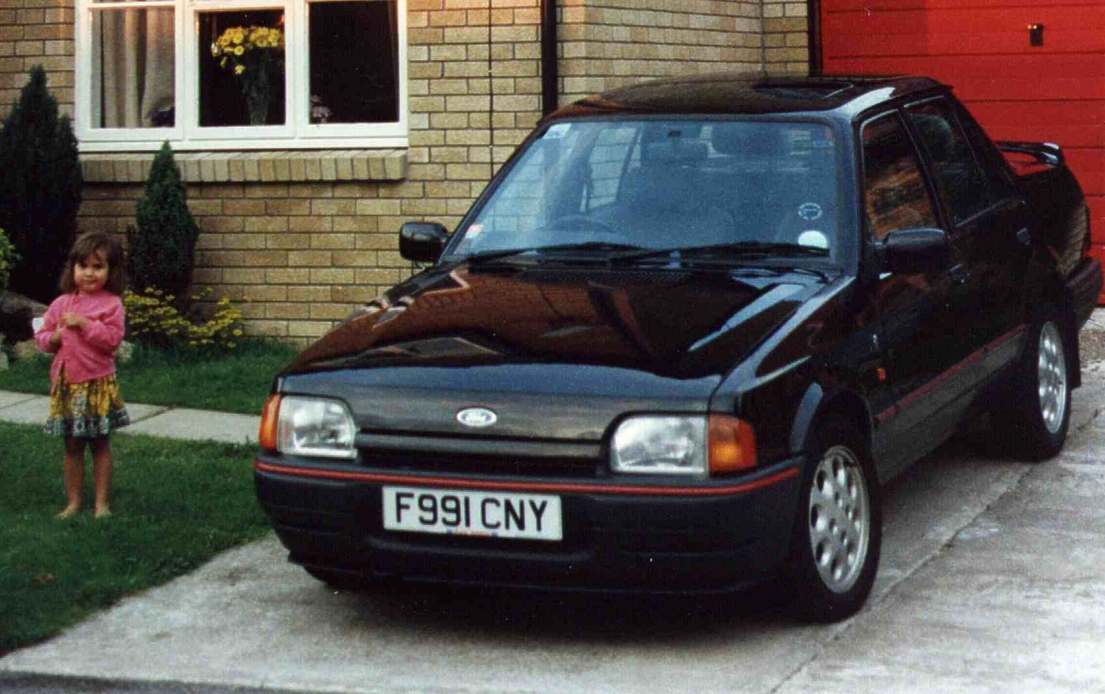 Ford Orion 1988 photo - 3
