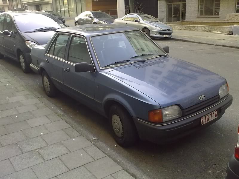 Ford Orion 1988 photo - 8