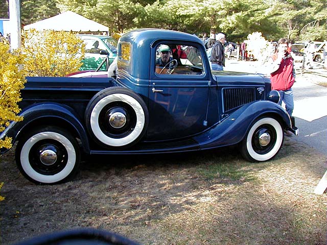 Ford Truck 1935 photo - 10