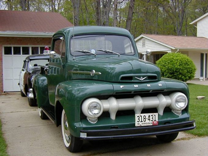 Ford Truck 1952 photo - 2