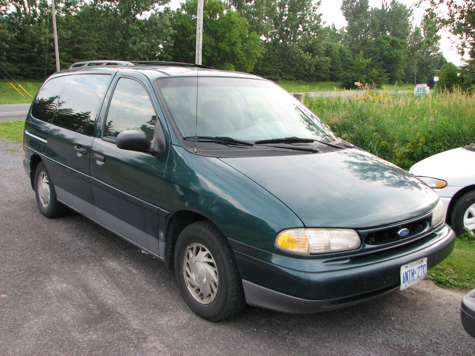 Ford Windstar 1997 photo - 1