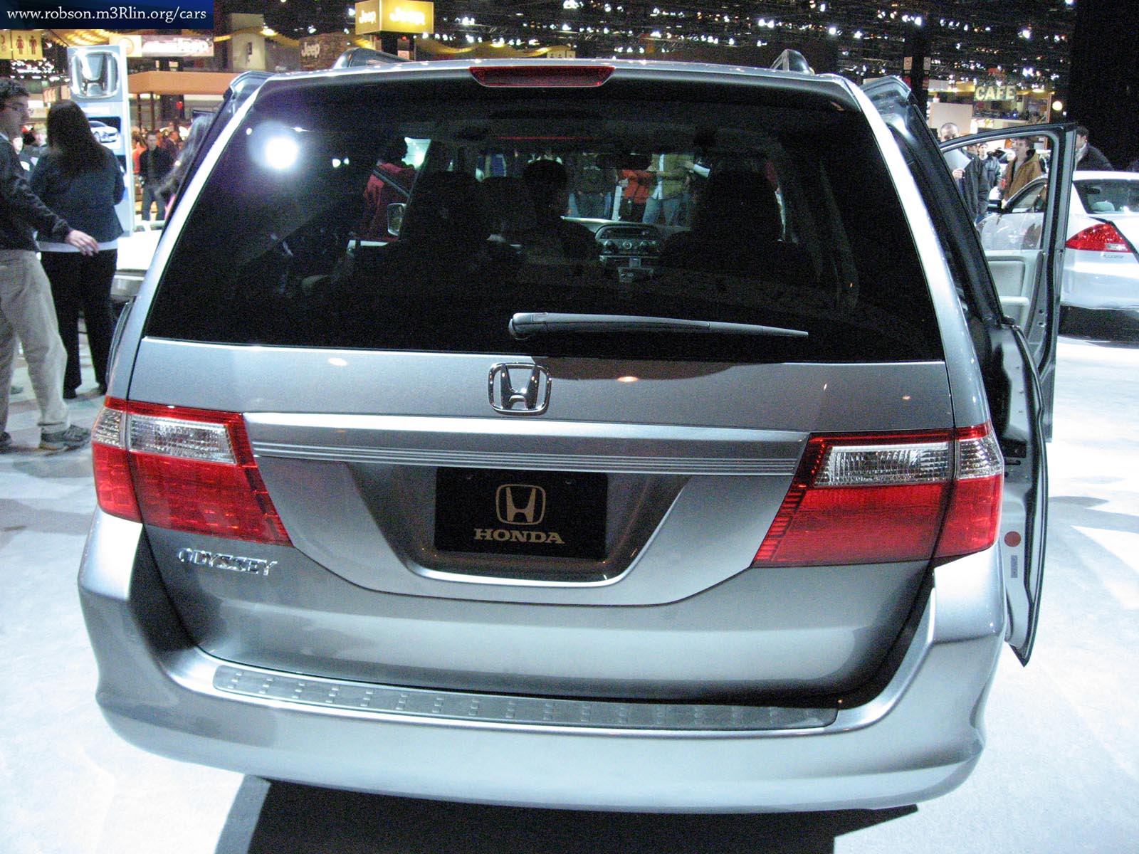 Honda Odyssey 2006 photo - 3