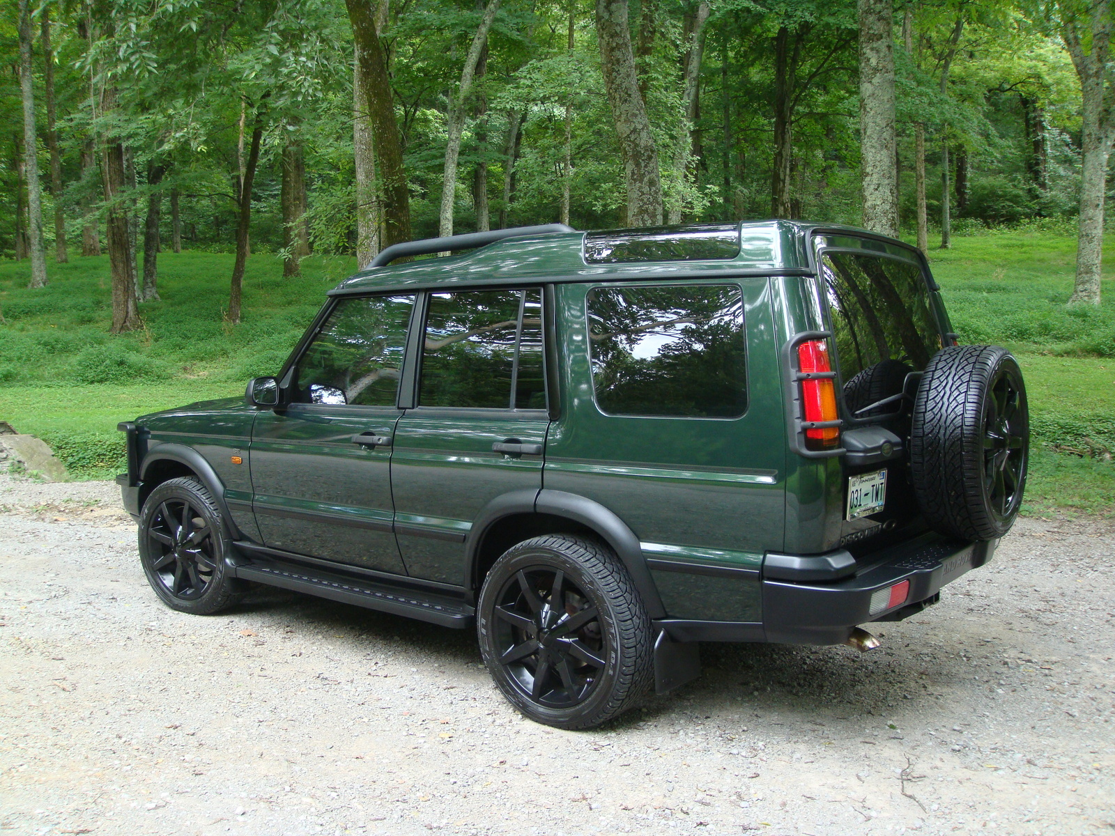 Land Rover Discovery 2004 photo - 1