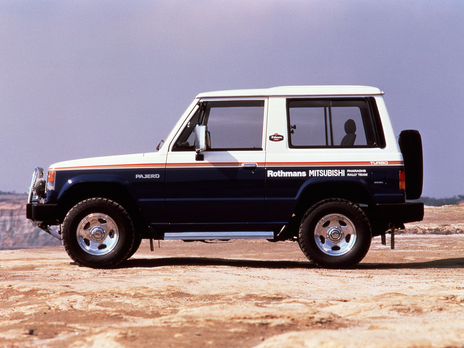 Mitsubishi Pajero 1987 photo - 2