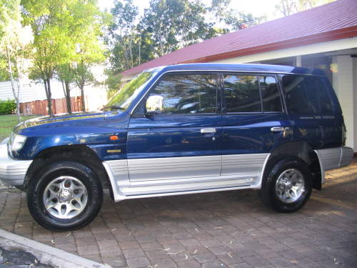 Mitsubishi Pajero 1999 photo - 1