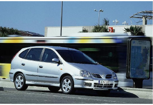Nissan Almera 2003 photo - 2
