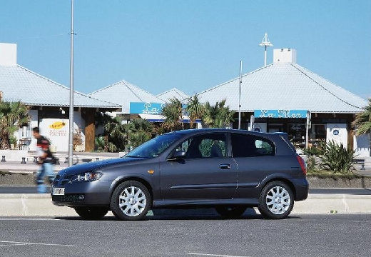 Nissan Almera 2003 photo - 3