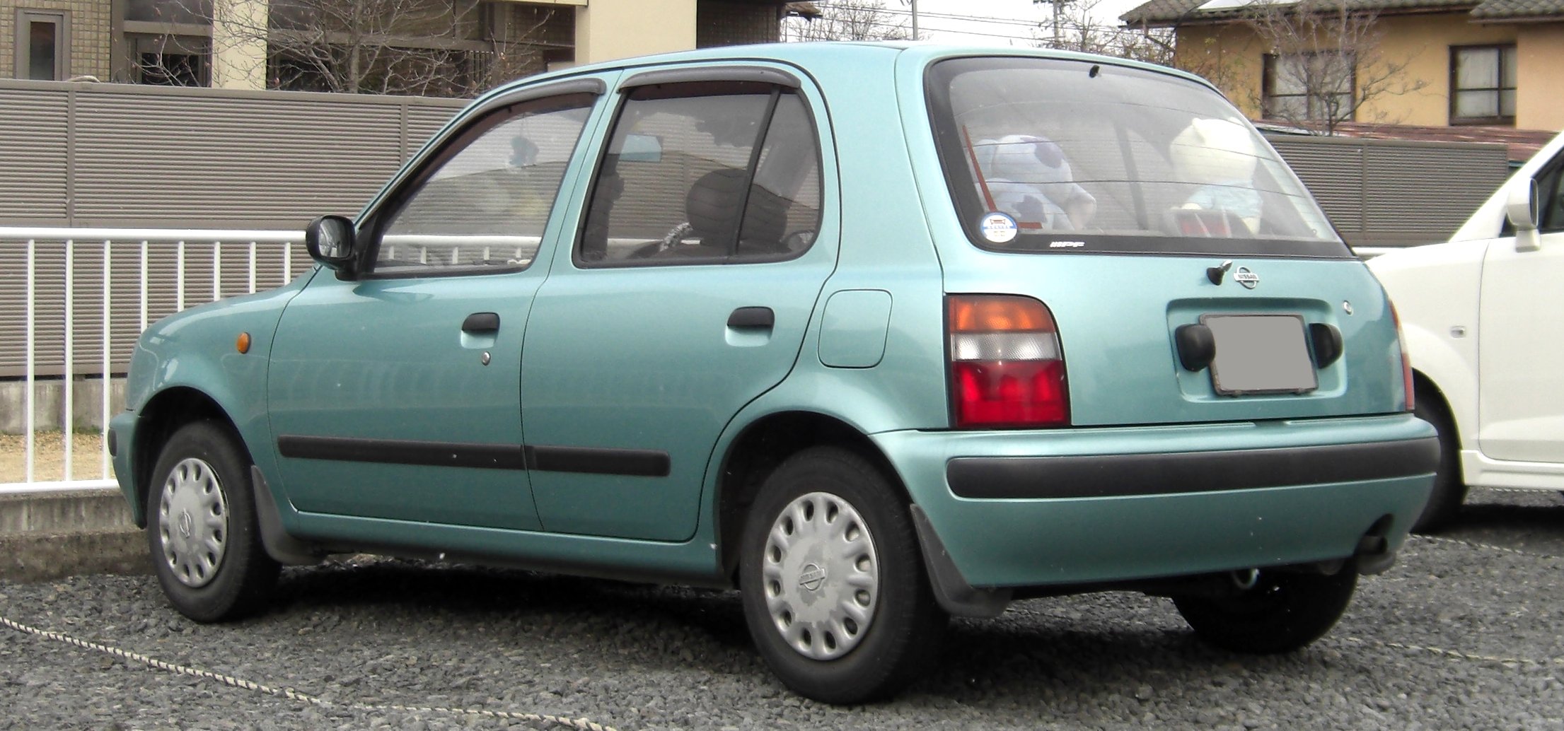 Nissan March 1995 photo - 1