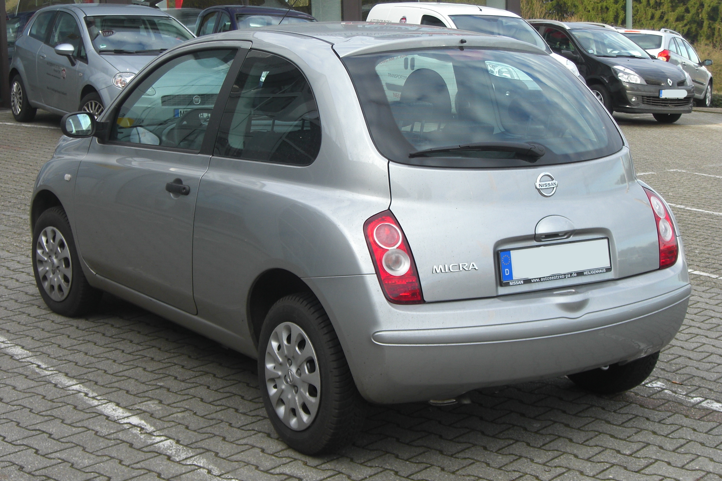 Nissan March 2005 photo - 1