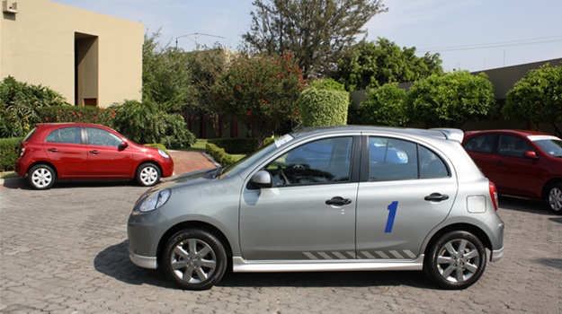 Nissan March 2012 photo - 3