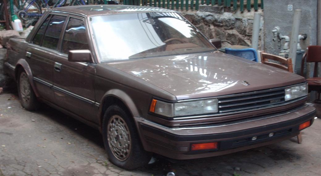 Nissan Maxima 1985 photo - 1