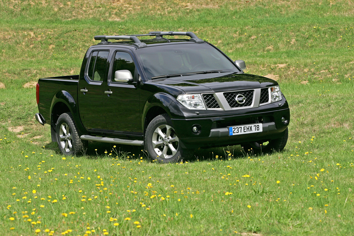 Nissan Navara 2009 photo - 2