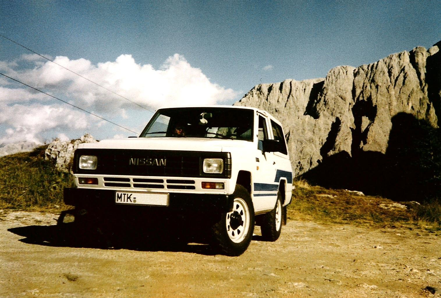 Nissan Patrol 1991 photo - 2