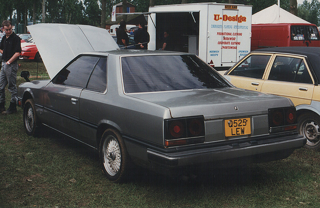 Nissan Skyline 1983 photo - 1