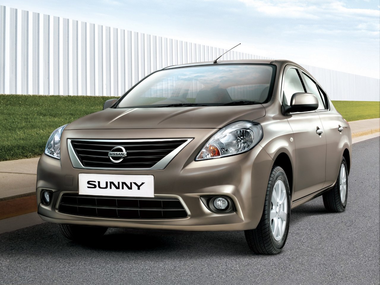 Nissan Sunny 2011 photo - 3