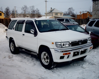 Nissan Terrano 1997 photo - 1