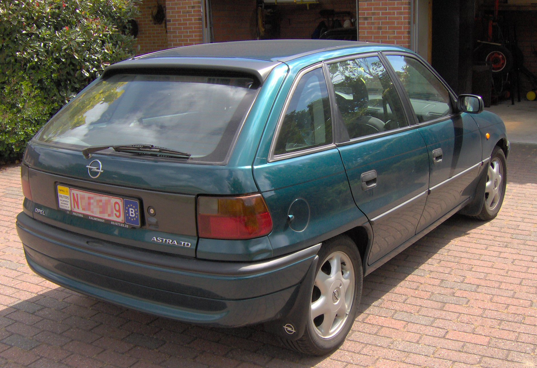 Opel Astra 1997 photo - 1