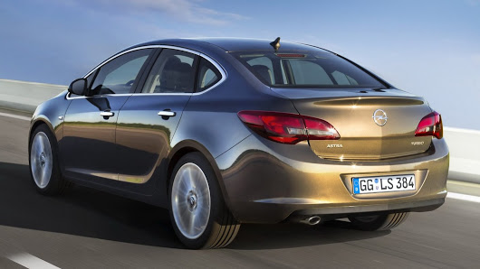Opel Astra 2013 photo - 3