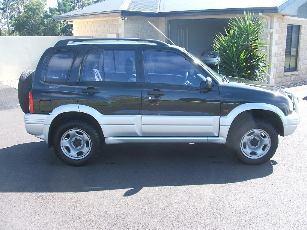 Suzuki Escudo 1998 photo - 3