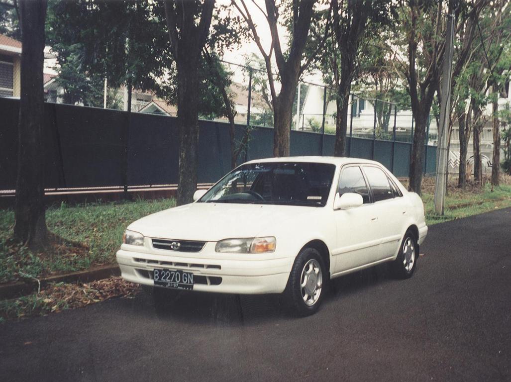 Toyota Corolla 1997 photo - 1