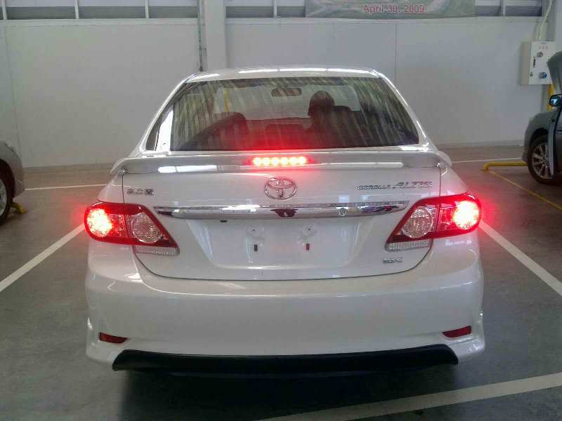 Toyota corolla altis 2011 photo - 3