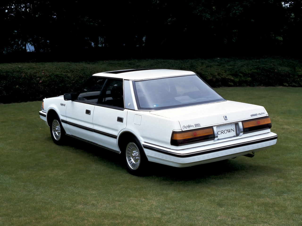 Toyota Crown 1983 photo - 1