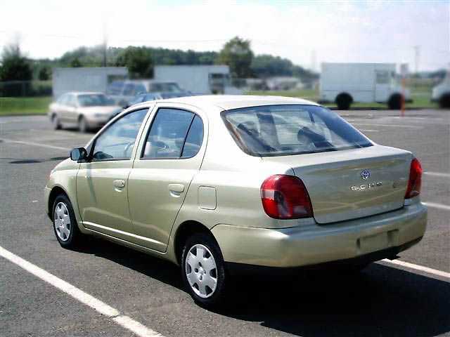 Toyota Echo 1999 photo - 1