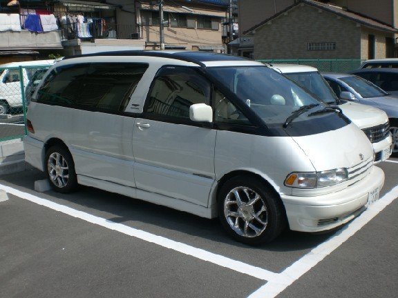 Toyota Estima 1997 photo - 5