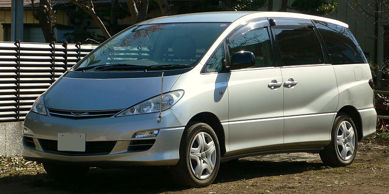 Toyota Estima 2003 photo - 3