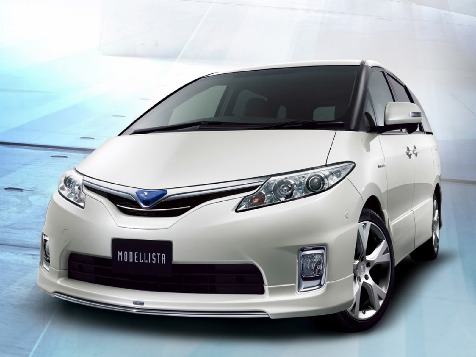 Toyota Estima Hybrid 2013 photo - 5