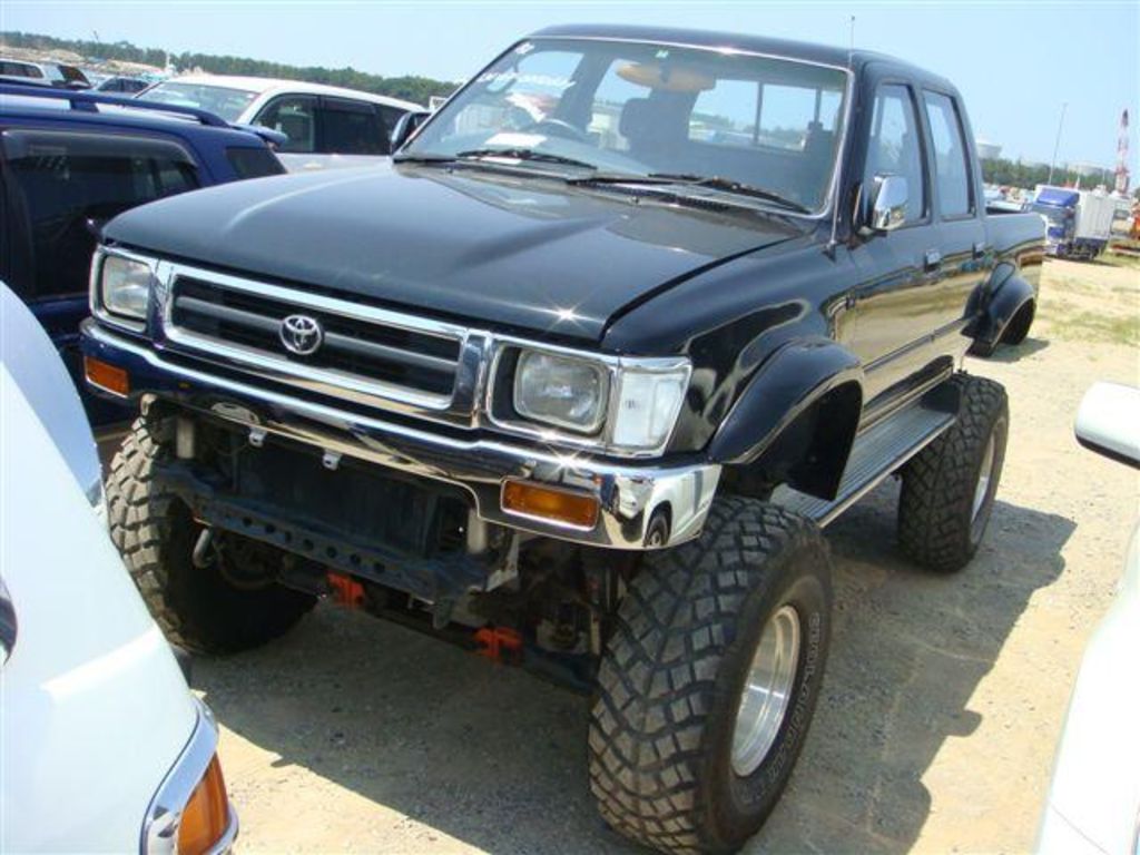 Toyota Hilux Surf 1992 photo - 4