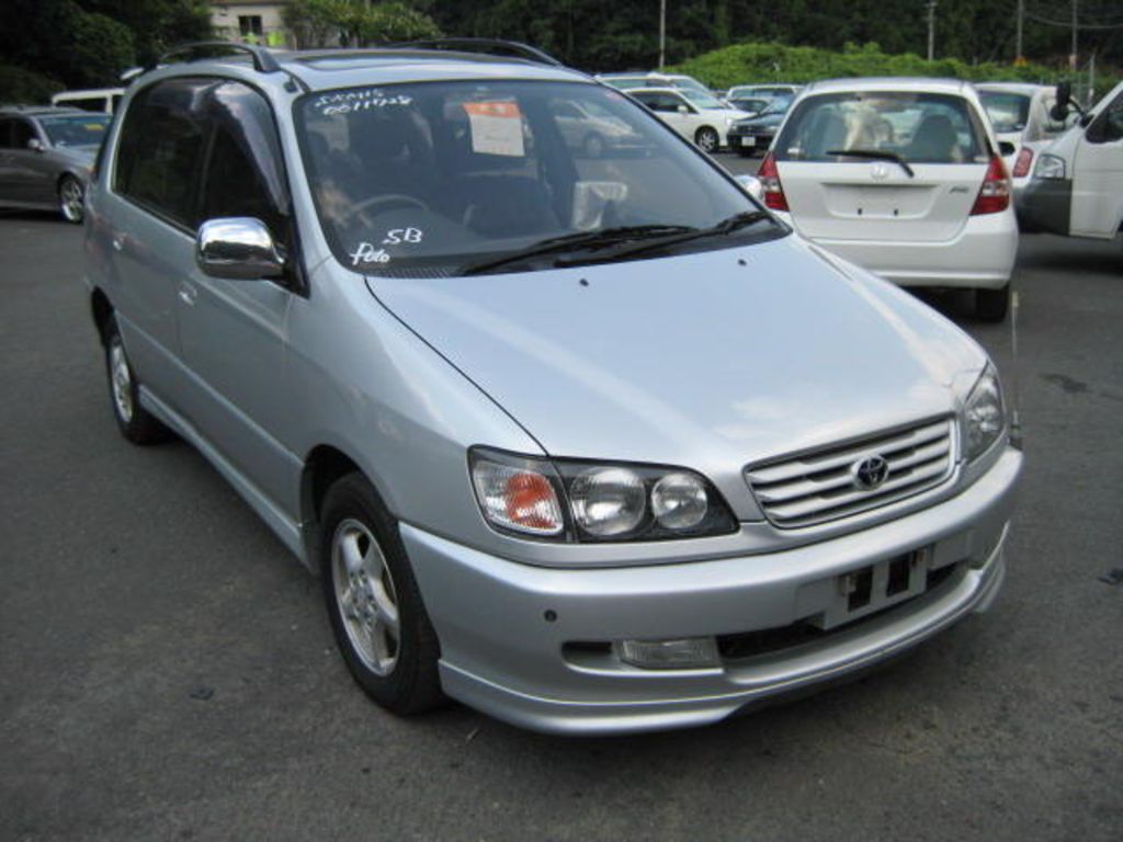 Toyota Ipsum 1996 photo - 4