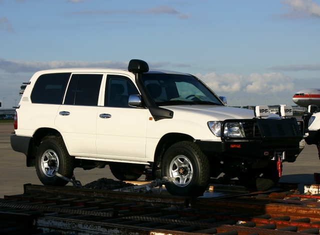 Toyota Land Cruiser Prado 2005 photo - 4