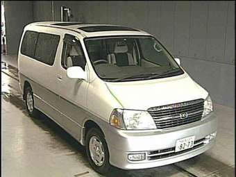 Toyota Regius 1997 photo - 5