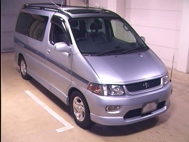 Toyota Regius 1998 photo - 1