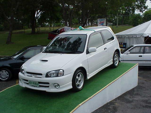 Toyota Starlet 2001 photo - 1