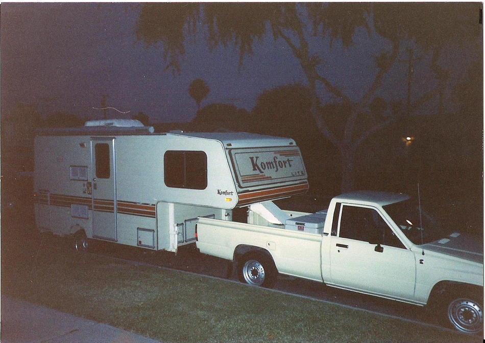 Toyota Tacoma 1985 photo - 2