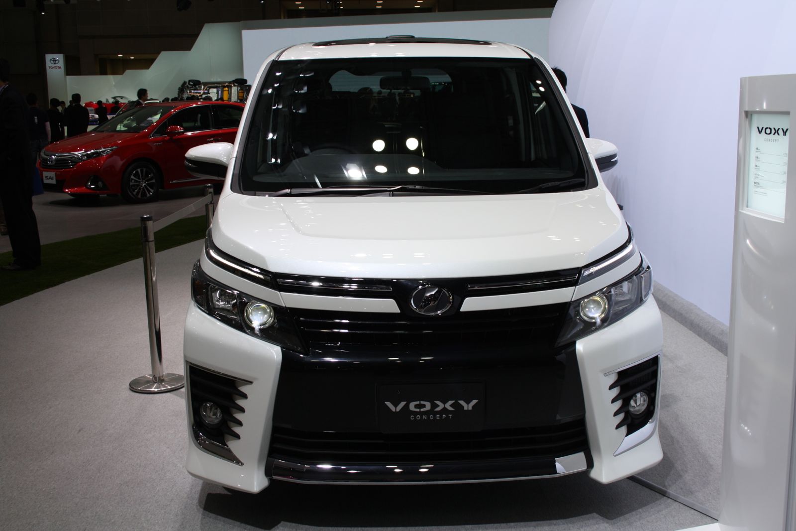 Toyota voxy 2013 photo - 2