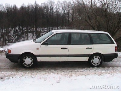 Volkswagen Passat 1992 photo - 2