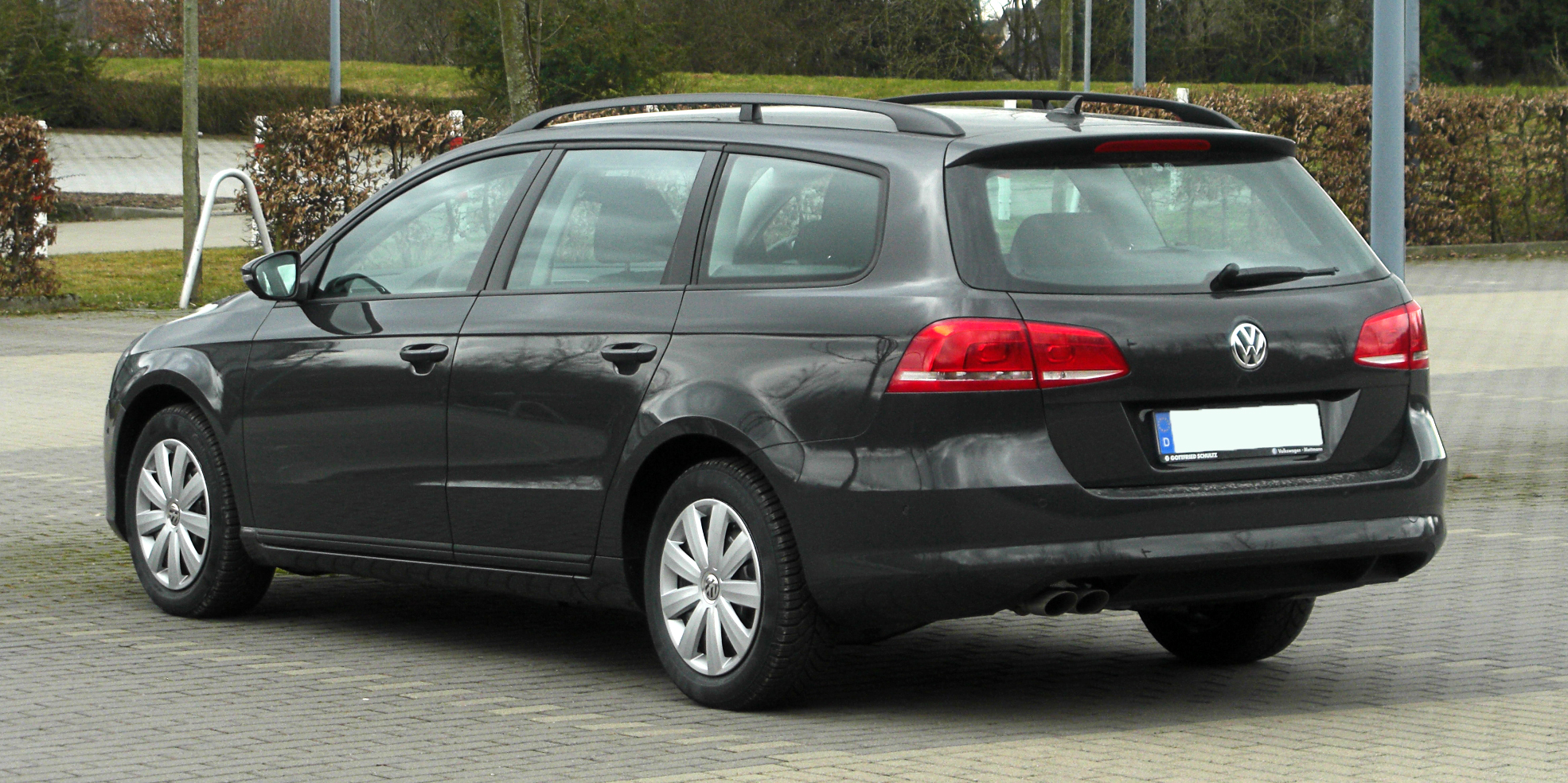 Volkswagen Passat Variant 2011 photo - 3