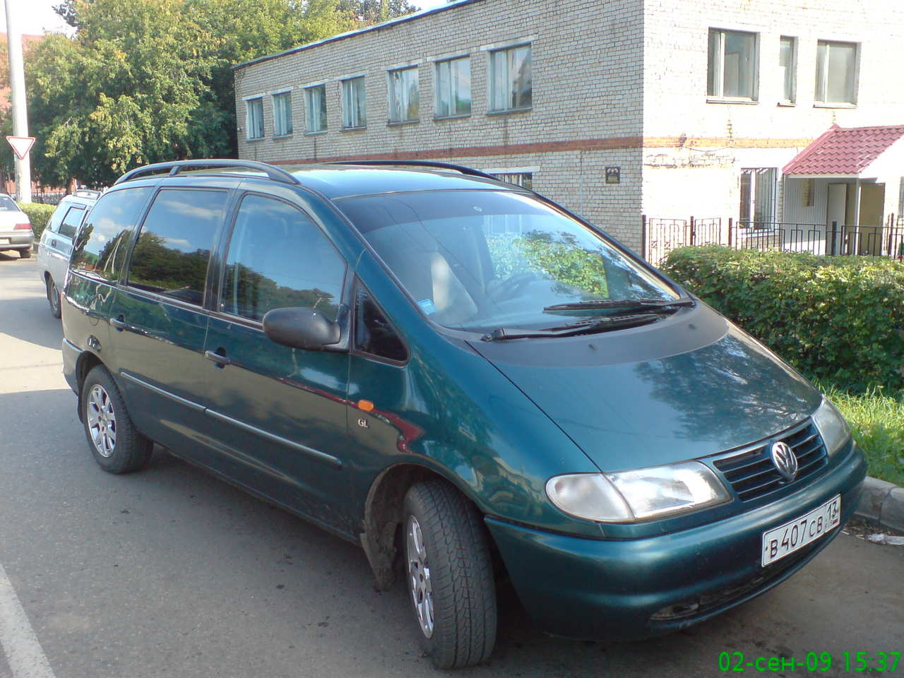 Volkswagen Sharan 1999 photo - 2