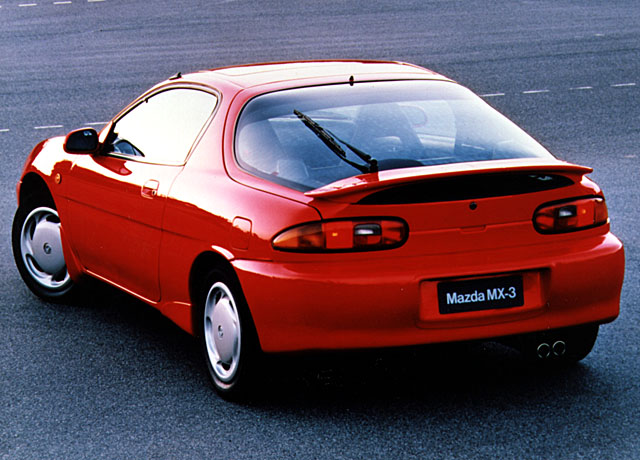 Mazda 3 1991 photo - 4