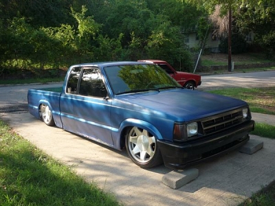 Blue Mazda B2200 1997