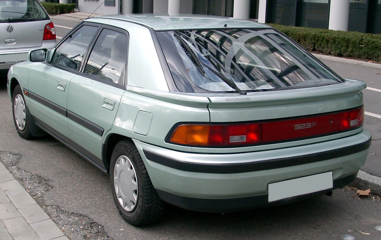 Mazda 323F 1989