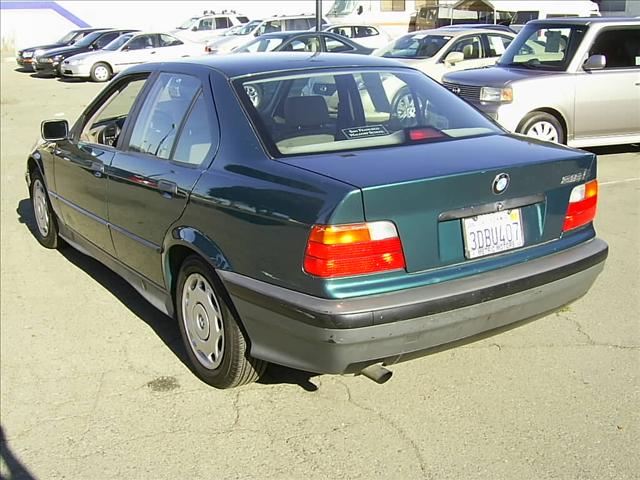 BMW 318i 1993 Photo - 1