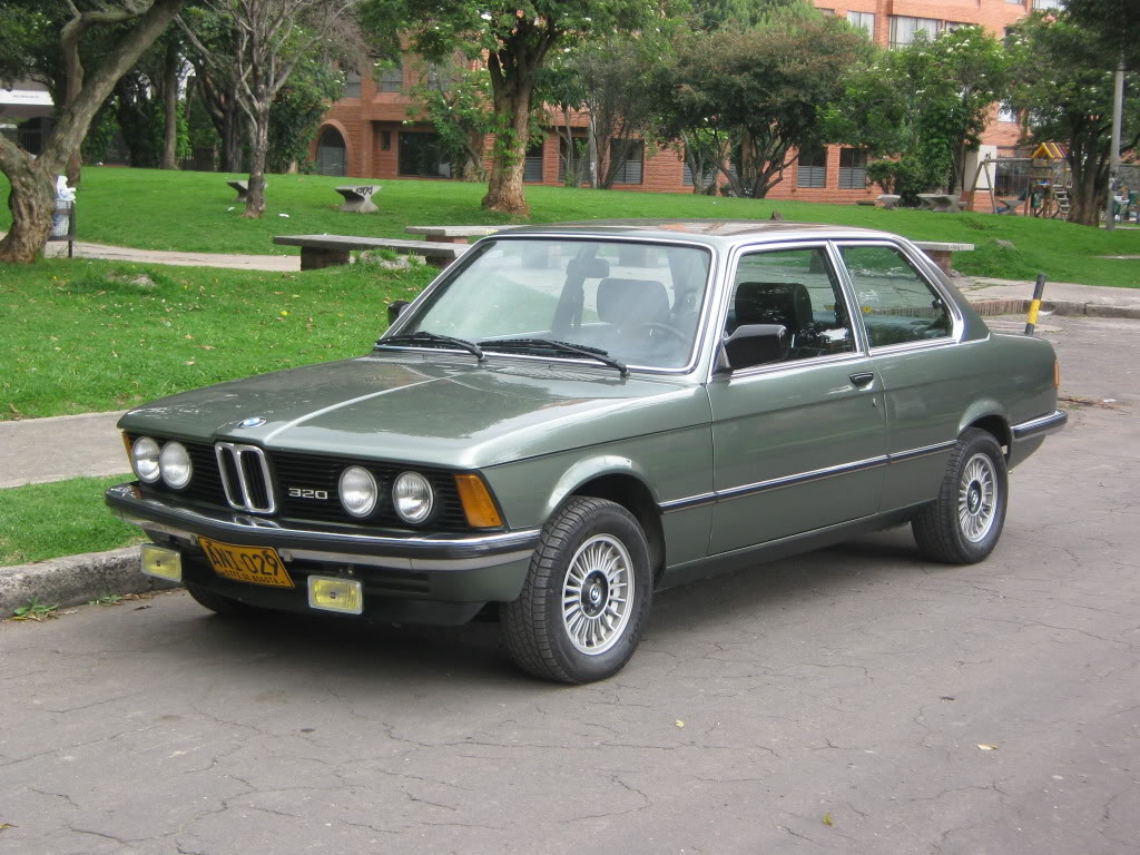 BMW 323i 1982 Photo - 1
