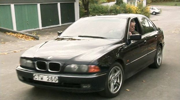BMW 528i 2004 Photo - 1